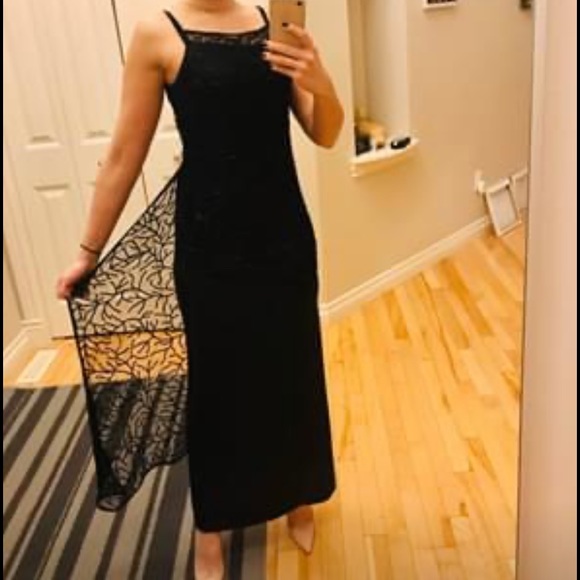 Black dress with beaded veil - Picture 2 of 3